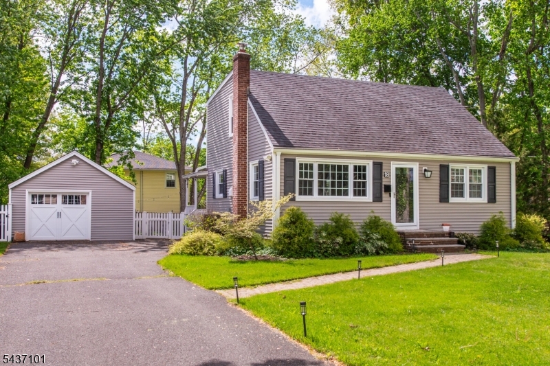 18 Columbia Ave, Berkeley Heights Twp., NJ 07922 Listing Photo  0