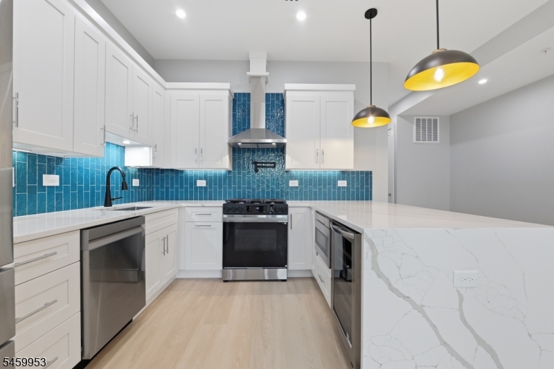 389 Virginia Ave 1