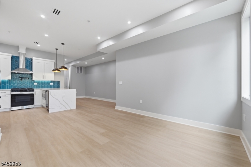 389 Virginia Ave 1