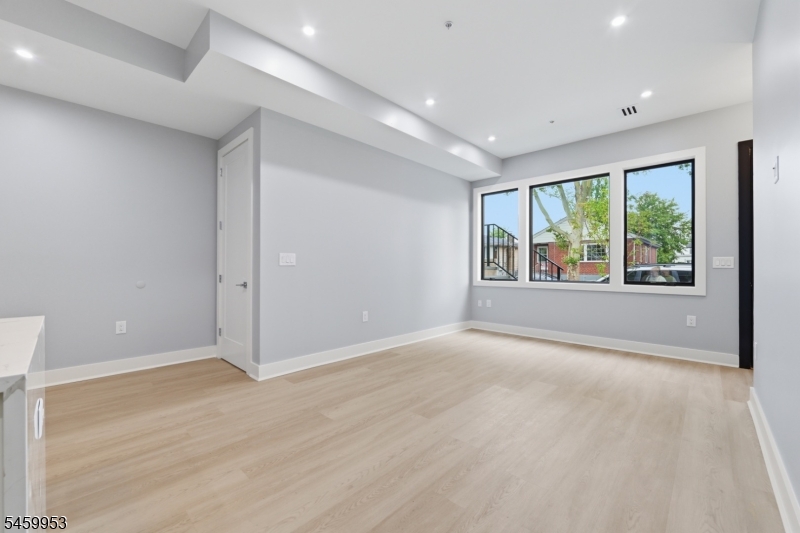 389 Virginia Ave 1