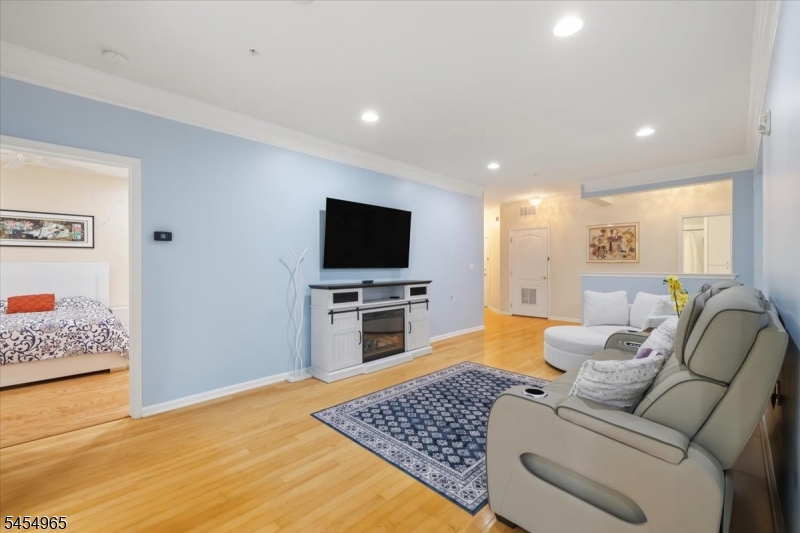 2101 Neville Ct