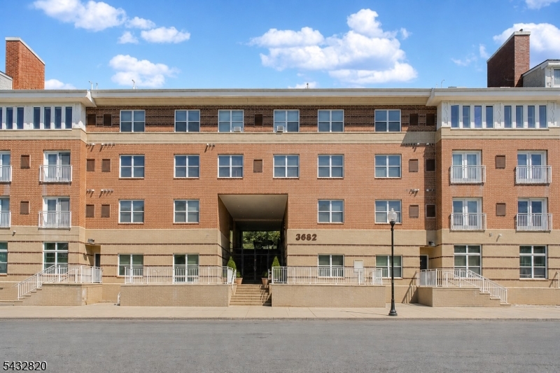 368 Rector St 414