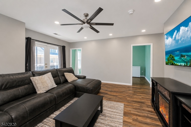 368 Rector St 414
