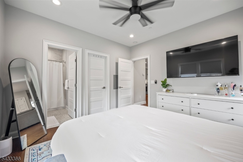 1 Bed Apartment