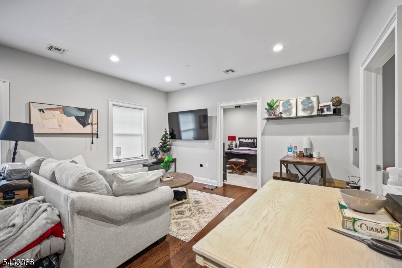 1 Bed Apartment