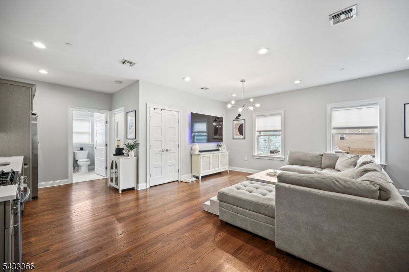 2 Bed Apartment