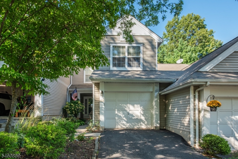 122 Woodmont Dr