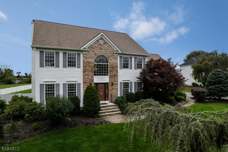 17 Woodcrest Ave