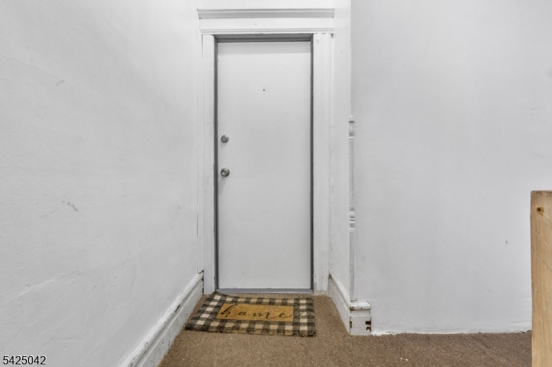 STUDIO ENTRANCE