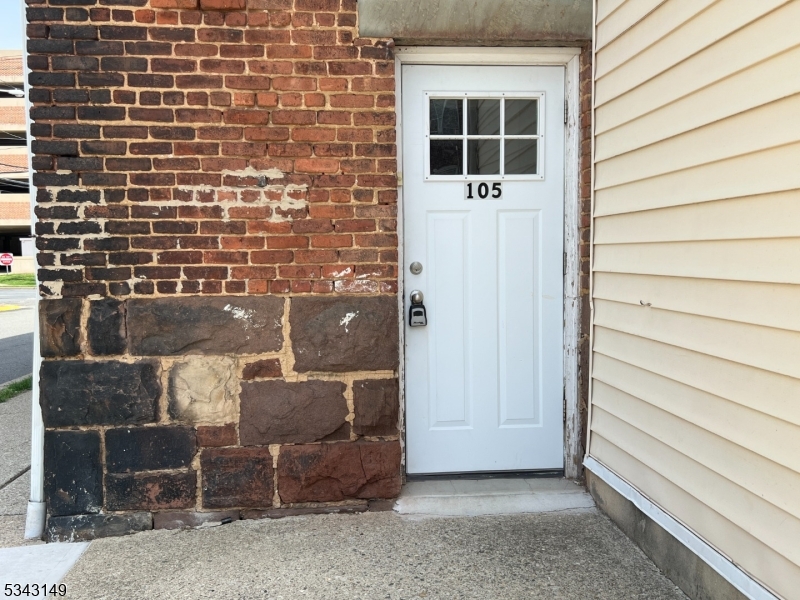 DOOR TO UNIT