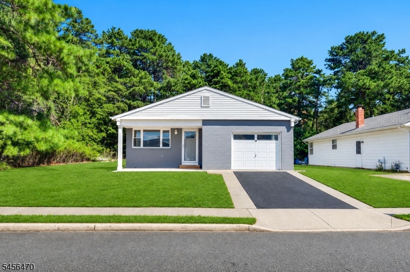 47 Doral Dr