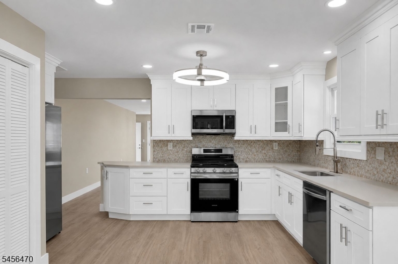 47 Doral Dr