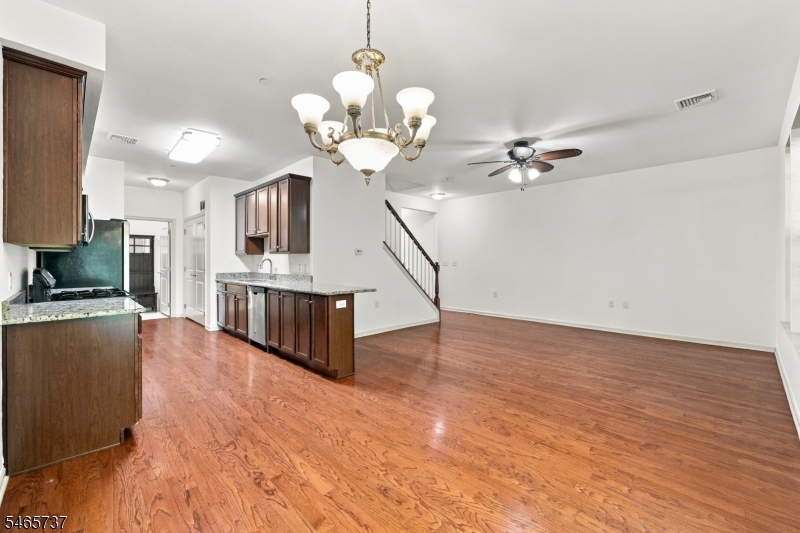 305 Waterview Ct