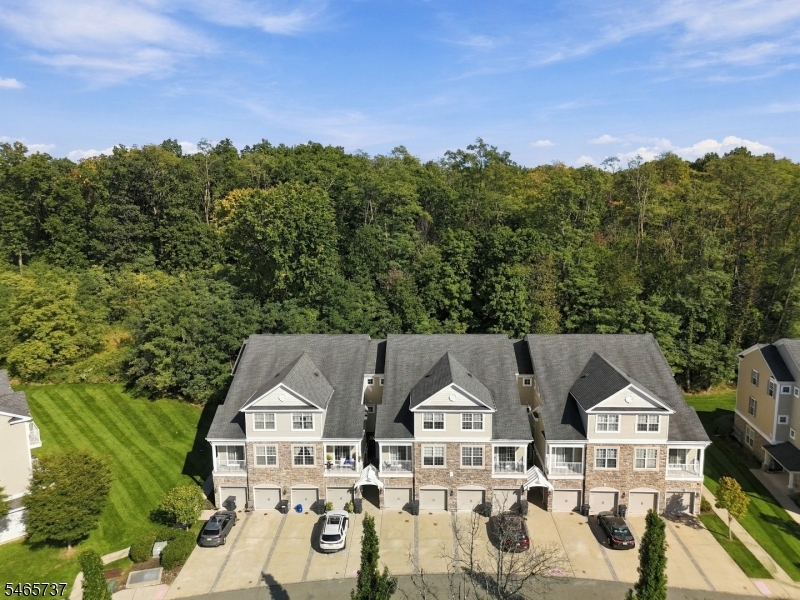 305 Waterview Ct