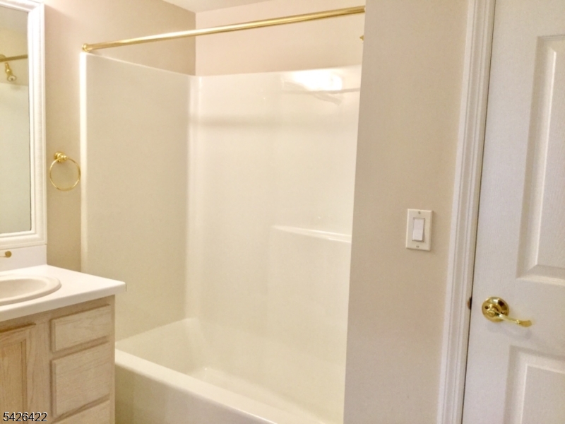 Tub enclosure