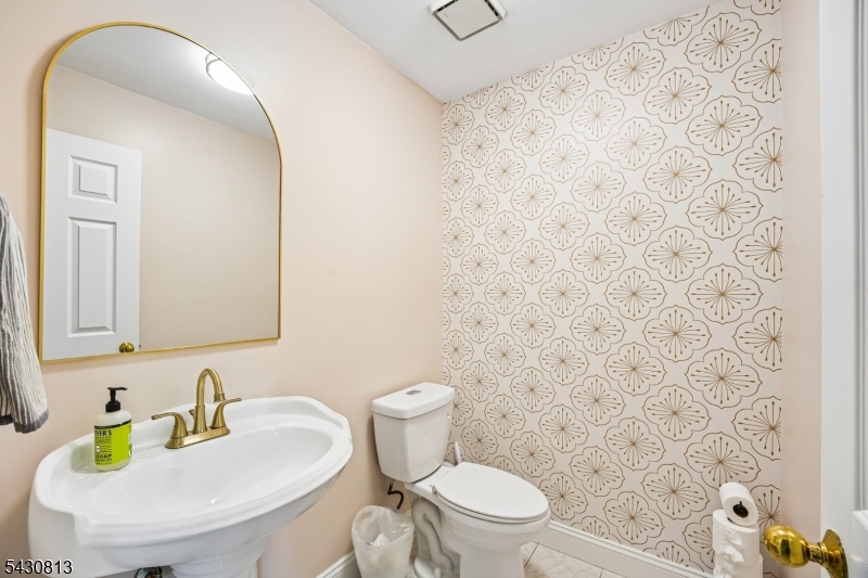 Ground Floor Powder Room