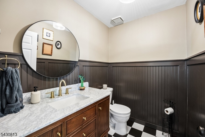 2nd Floor Bathroom