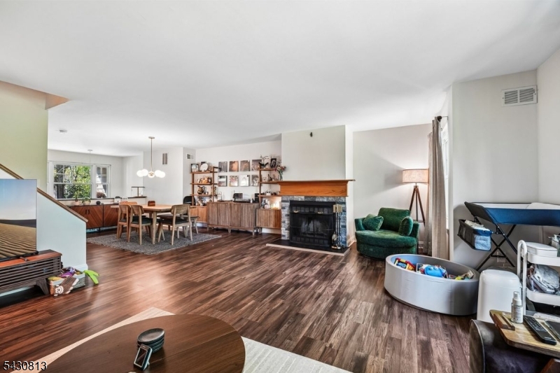 Living Room/Dinning Section