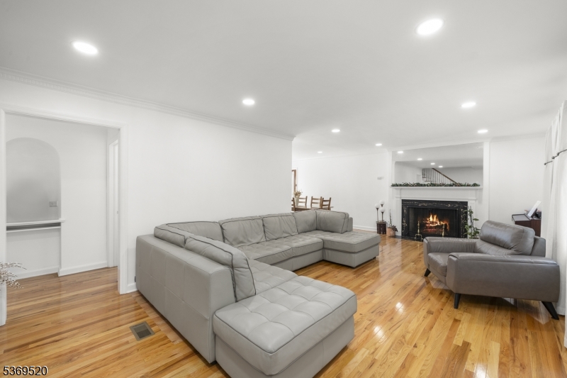 400 Hobart Ave, Millburn Twp., NJ 07078 Listing Photo  0