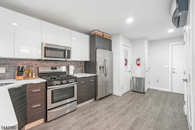 62 69th St 209