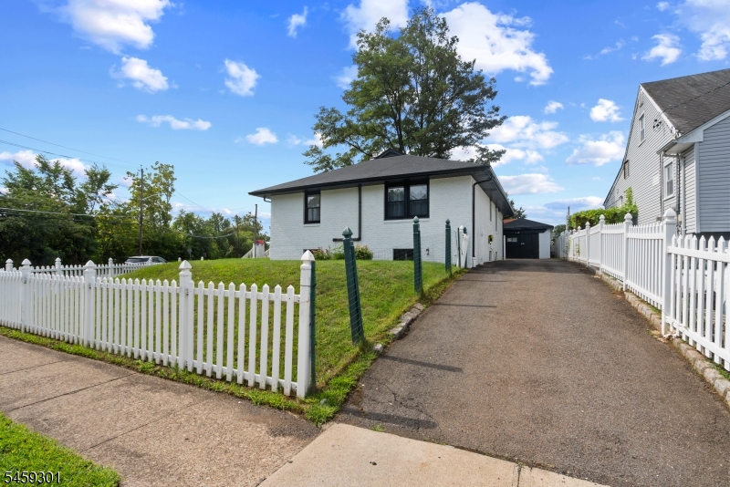 51 Totowa Ave