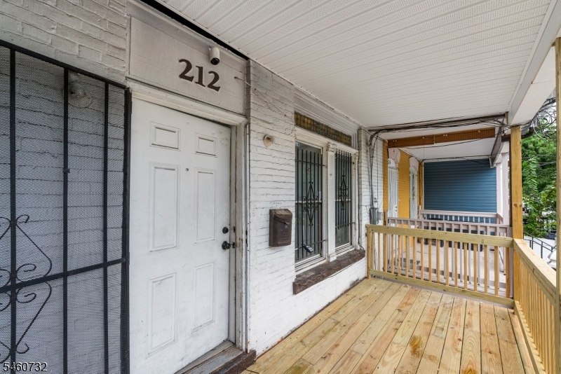 212 S 11th St
