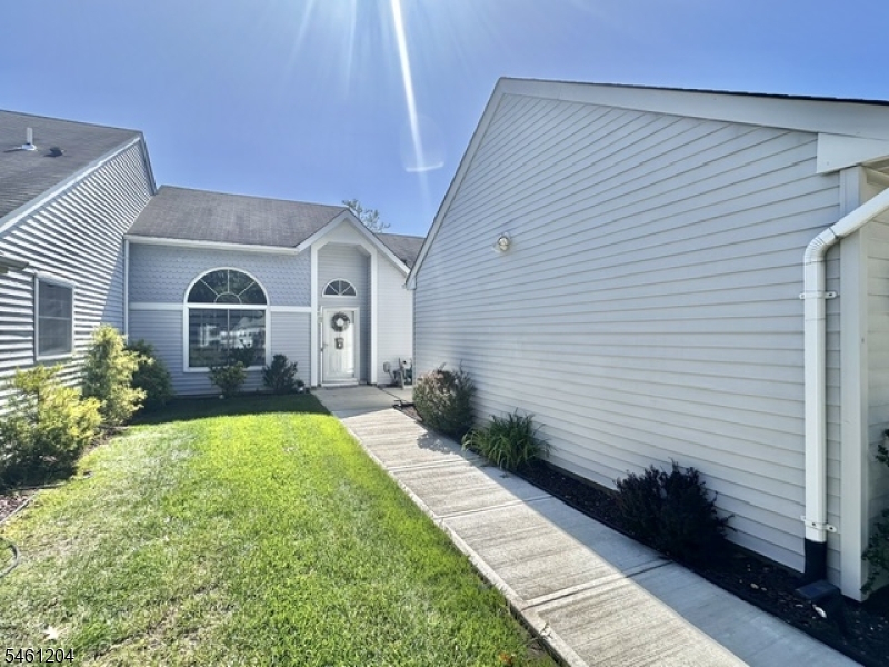 589 Madison Dr