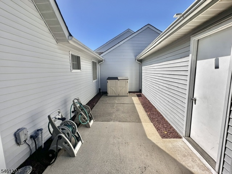 589 Madison Dr