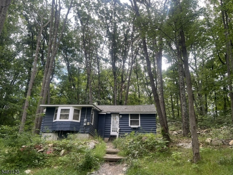 26 Cedar Ln
