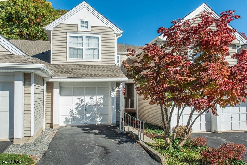 87 Woodmont Dr