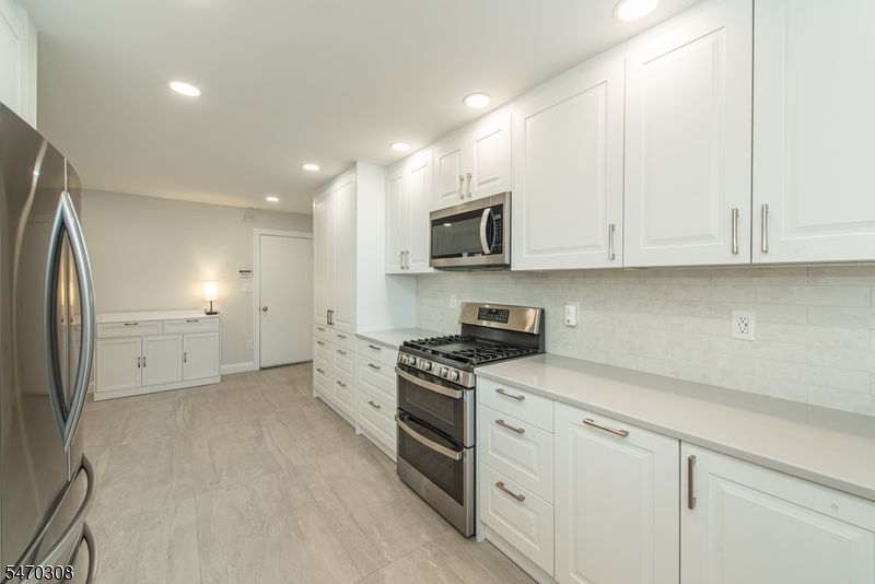 87 Woodmont Dr
