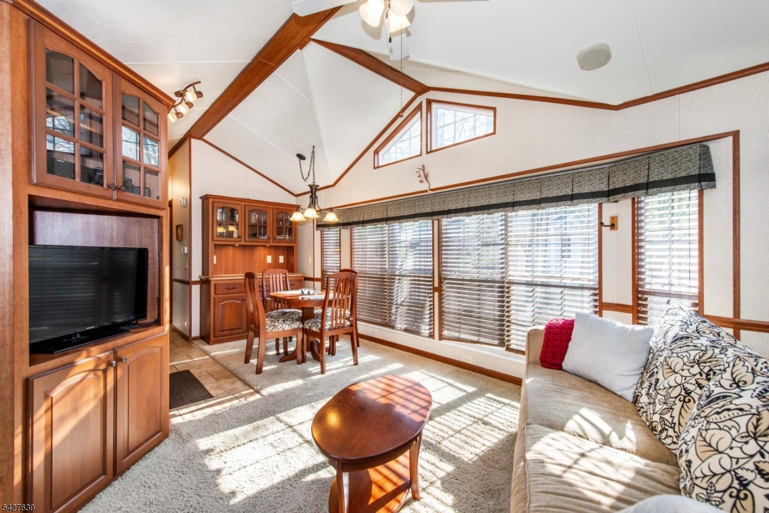 131 Sycamore Village
