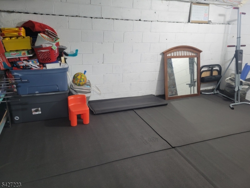 FINISHED GARAGE