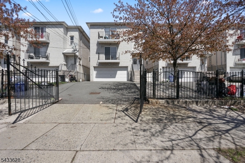 19 Halleck St, Newark City, NJ 07104 Listing Photo  0