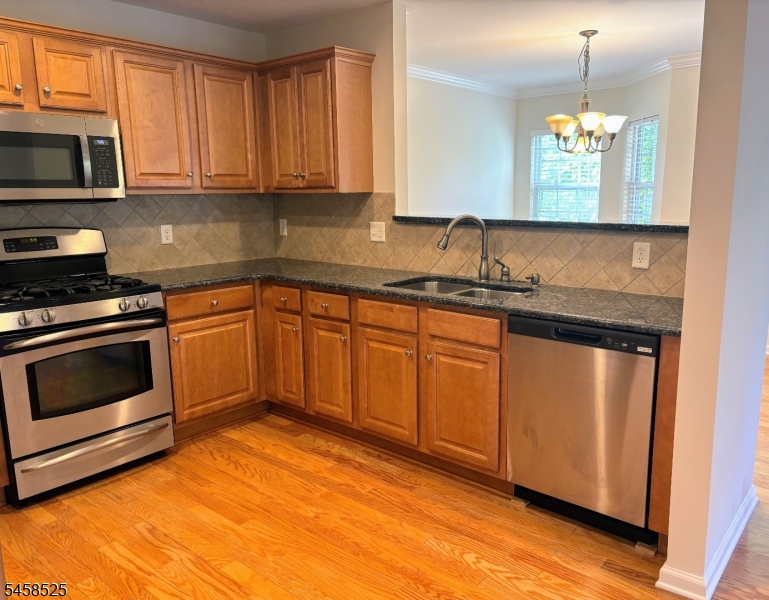 230 Old Farm Dr