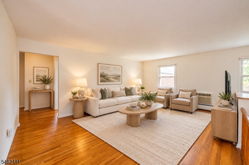 79 Roseland Ave 74