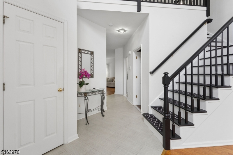 6 Harvard Cir