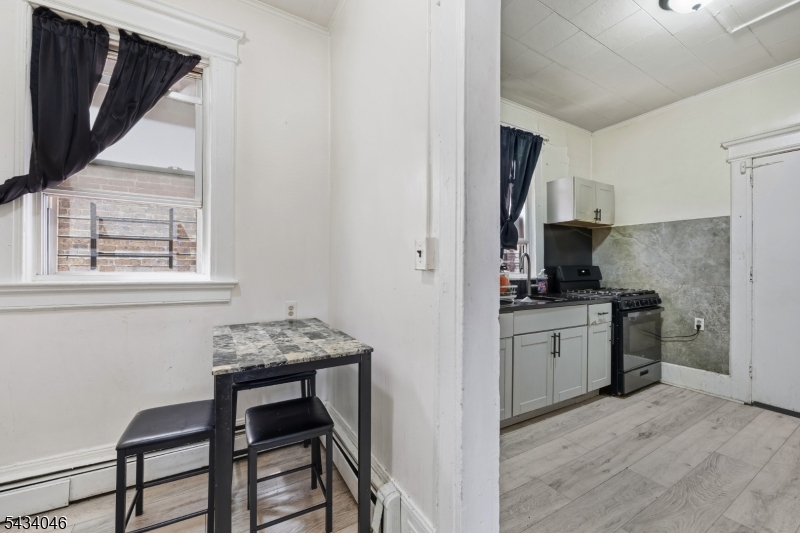 UNIT 3 DEN/KITCHEN
