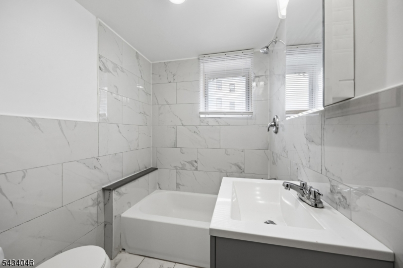 BONUS UNIT BATHROOM