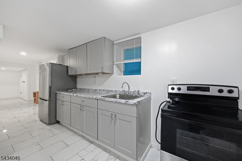 BONUS UNIT KITCHEN