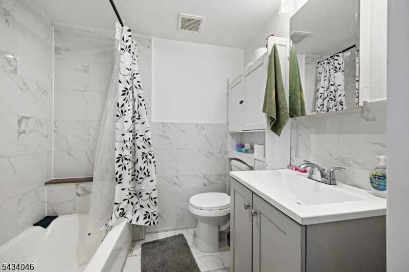 BONUS UNIT BATHROOM