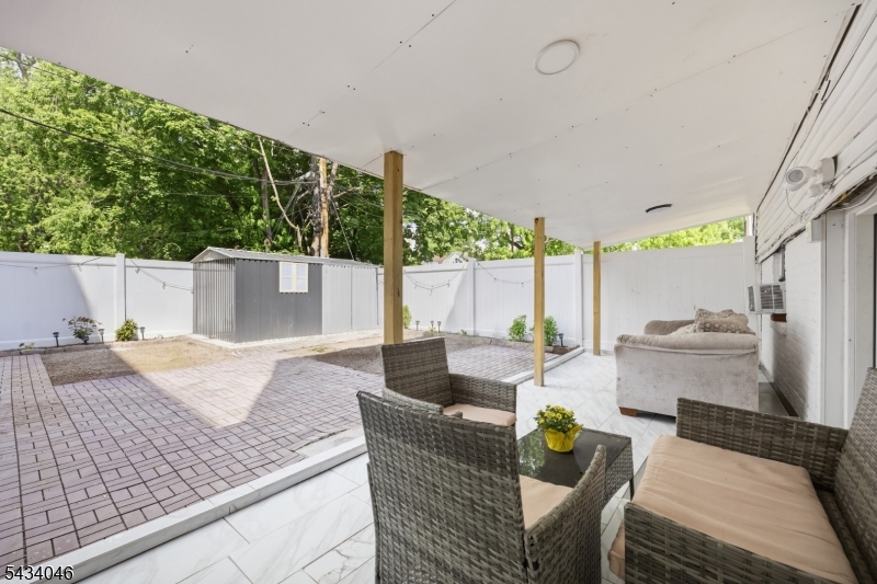 BACKYARD/PATIO