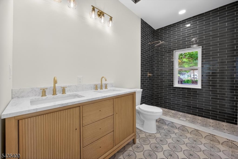 ENSUITE BATH