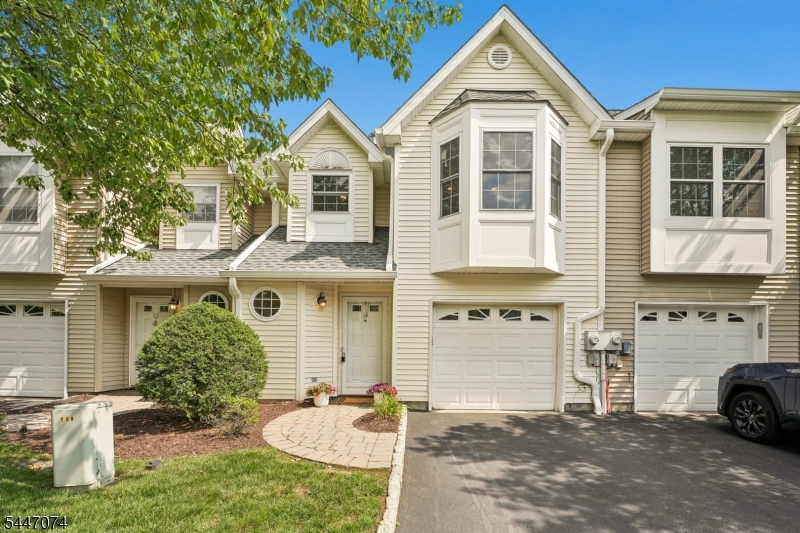 14 Helen Way