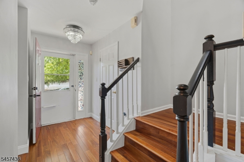 8 Ashley Ct