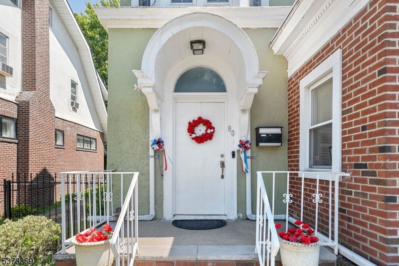 78 Girard Pl