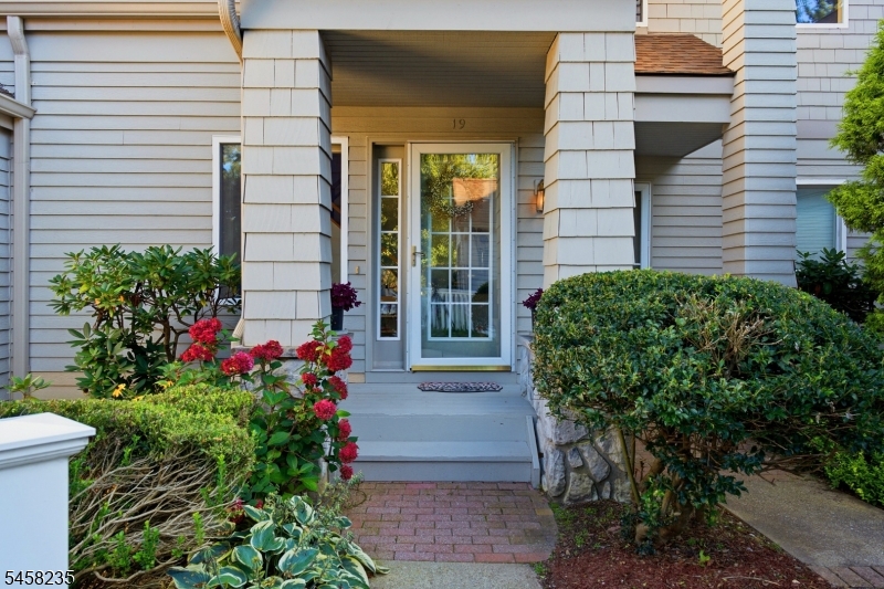 19 Windsor Ct