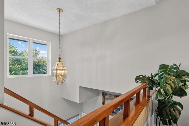 19 Windsor Ct