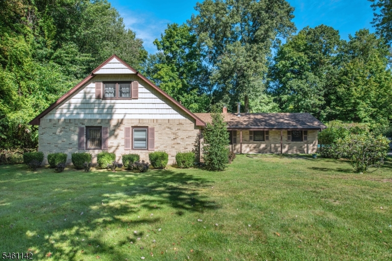 492 Blue Hill Ter