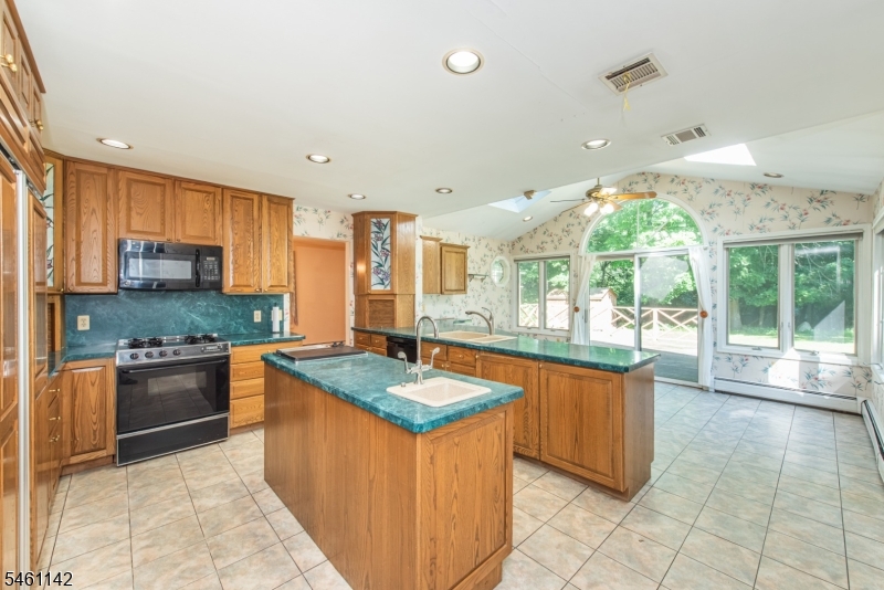492 Blue Hill Ter